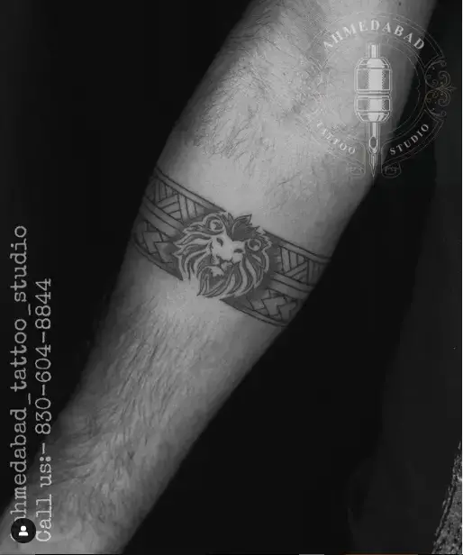 Lion Armband Tattoo