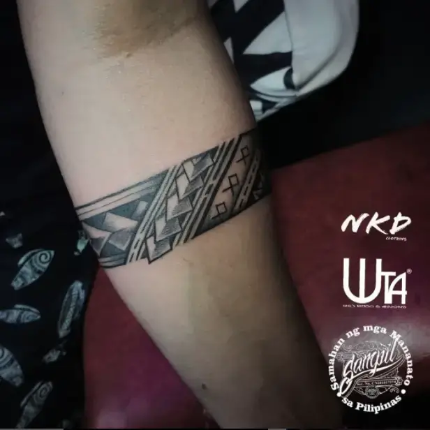 Polynesian Armband Tattoo Design